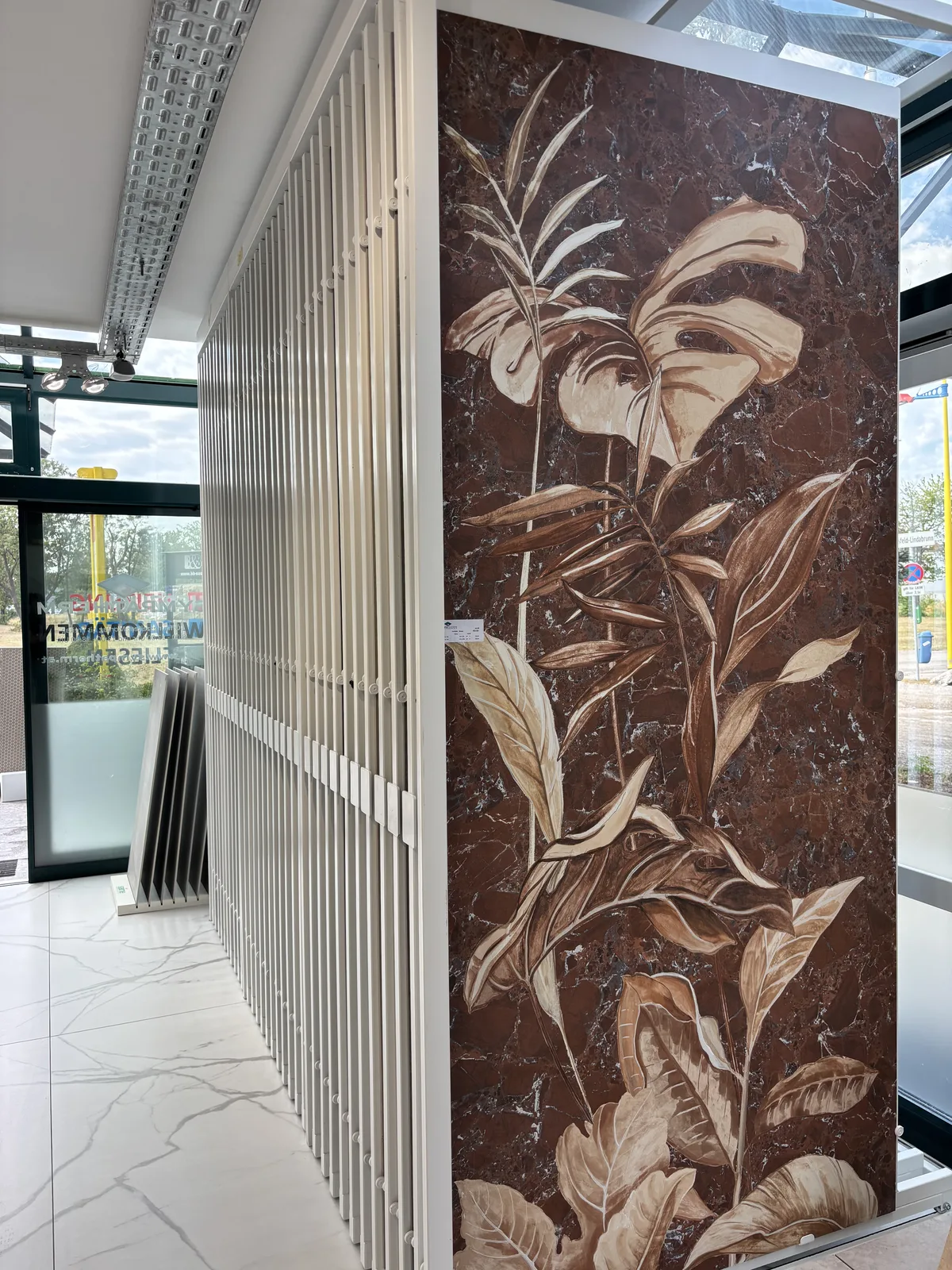 Mosaikbild an der Schauraumsäule